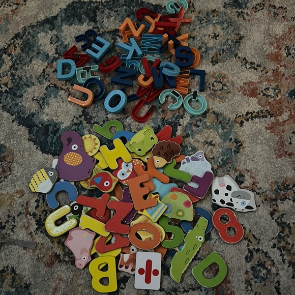 Lot of magnets letters numbers and animals - Picture 1 of 8